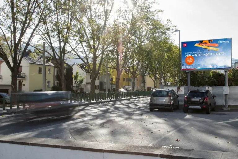 LED-Video-Wall | IKB-Kranewitten Mediaweb Tirol | Digitale Out-of-Home-Werbung (DOOH)