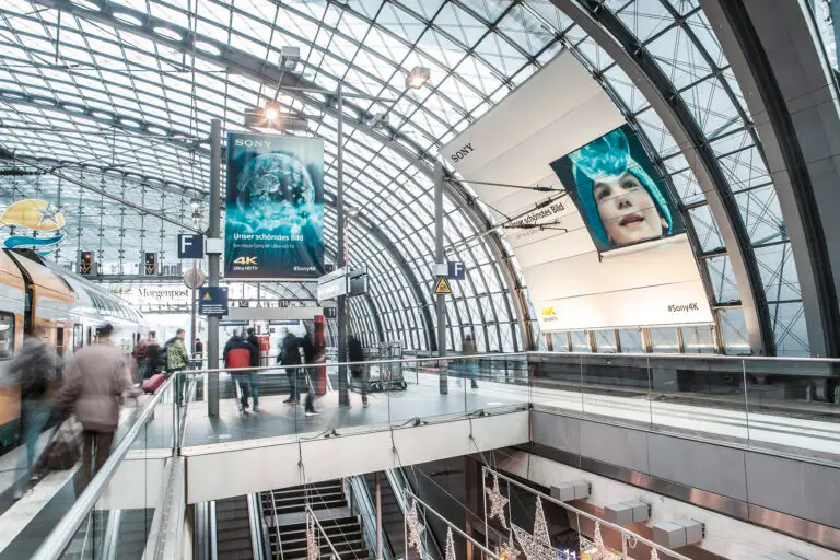 Berlin Hauptbahnhof | Big Banner Mediaweb Tirol