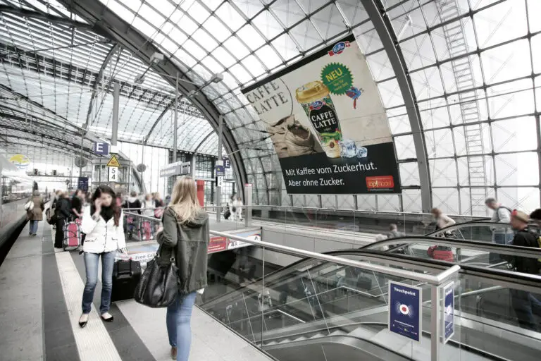 Berlin Hauptbahnhof | Big Banner Mediaweb Tirol