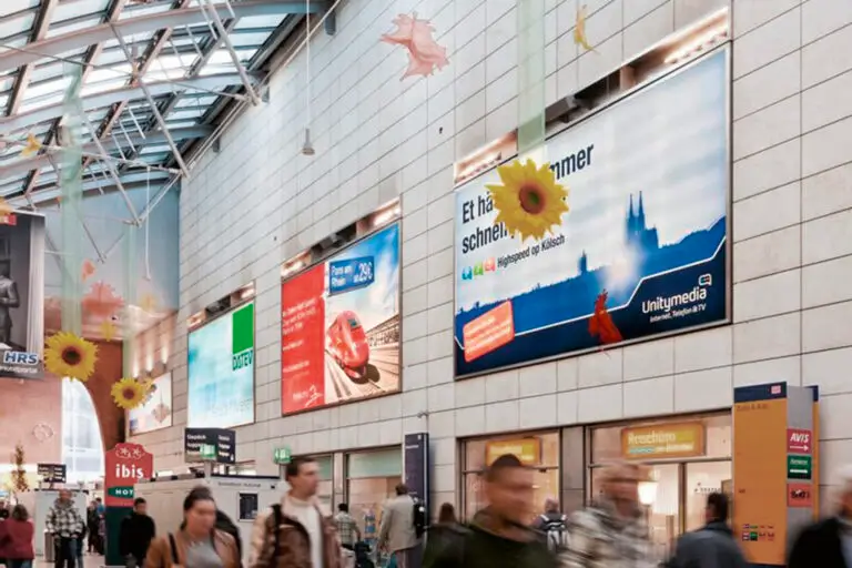 Köln Hauptbahnhof | Backlight Mediaweb Tirol