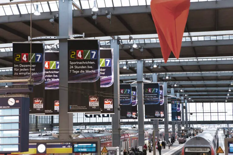 München Hauptbahnhof | Big Banner Mediaweb Tirol