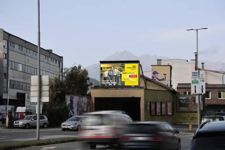 LED-Video-Wall | IKB-Westbahnhof Mediaweb Tirol | Digitale Out-of-Home-Werbung (DOOH)