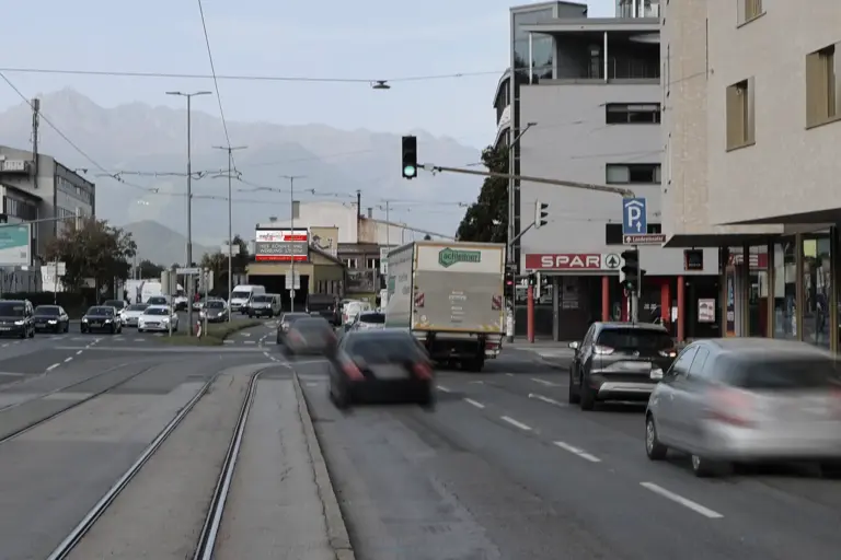 LED-Video-Wall | IKB-Westbahnhof Mediaweb Tirol | Digitale Out-of-Home-Werbung (DOOH)