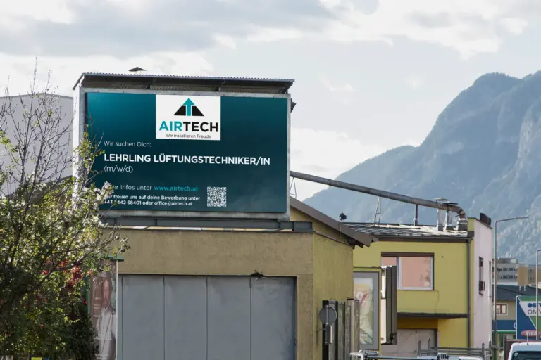 LED-Video-Wall | IKB-Westbahnhof Mediaweb Tirol | Digitale Out-of-Home-Werbung (DOOH)