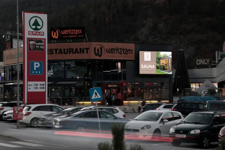 LED-Video-Wall | Imst Mediaweb Tirol | Digitale Out-of-Home-Werbung (DOOH)